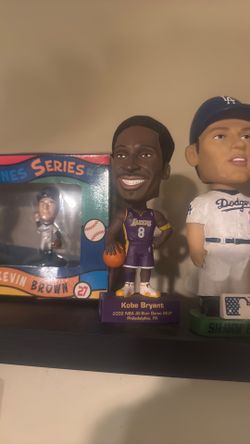Kobe Bryant bobble head 2002