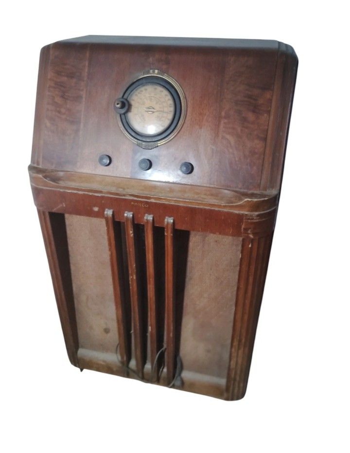 Philco Model 38-4 Wooden Console Radio