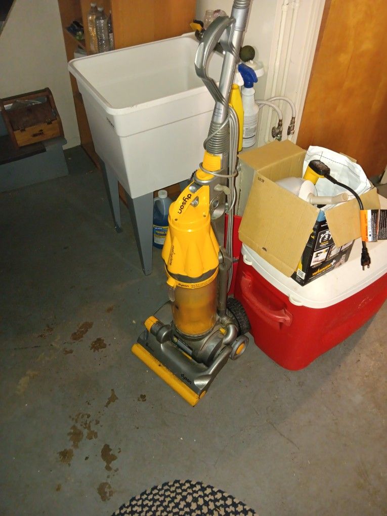 Dyson Vacuum $75 Firm
