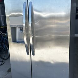 Frigidaire Refrigerator 