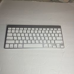 Apple Magic A1314 Bluetooth Wireless Slim Aluminum Keyboard Silver with ENGLISH KOREAN Keys