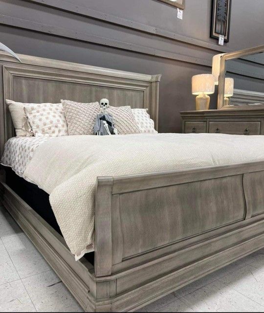 Lexorne Gray Bedroom Set Queen or King Beds Dressers Nightstands Mirrors Chests Options With İnterest Free Payment Options 