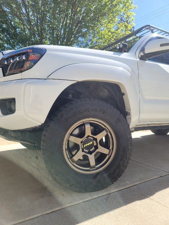 FN Wheels - 17" Six Shooter with Falken AT3W 265/70R17