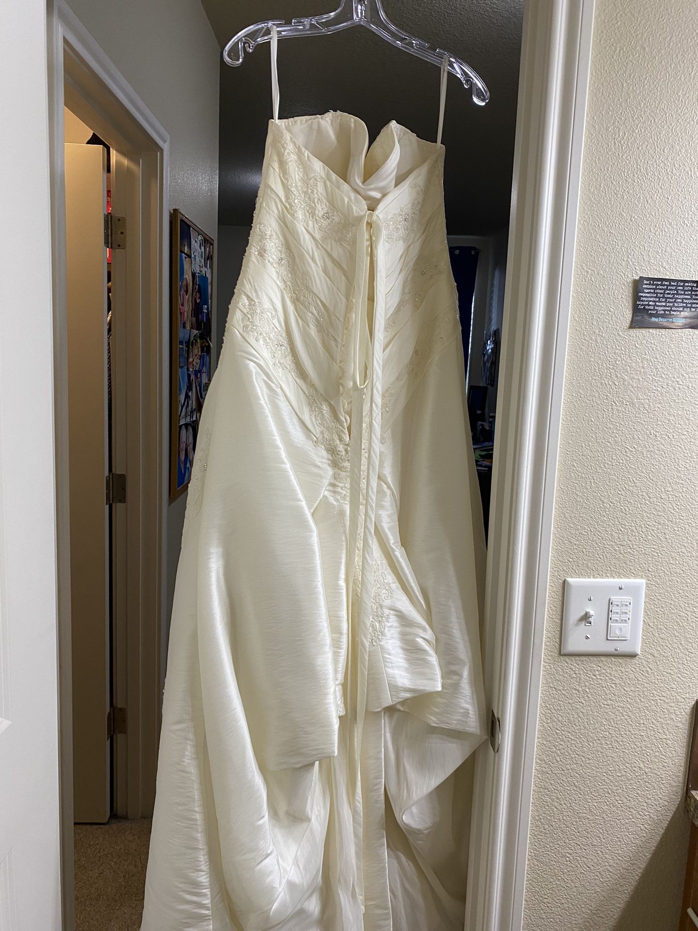 Ivory Strapless Wedding dress