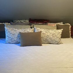 MATTRESS.. PILLOWS/RUBBER MAT