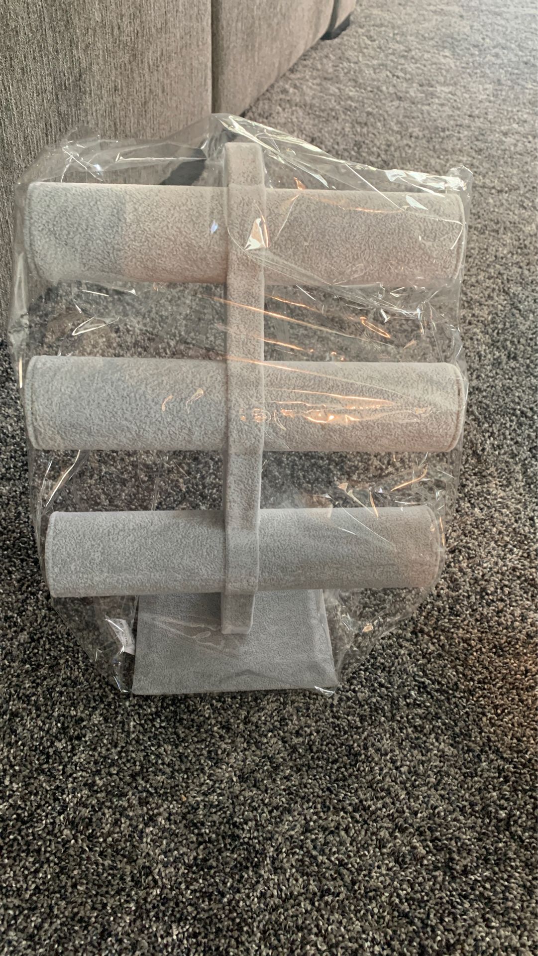 Bracelet or necklace holder