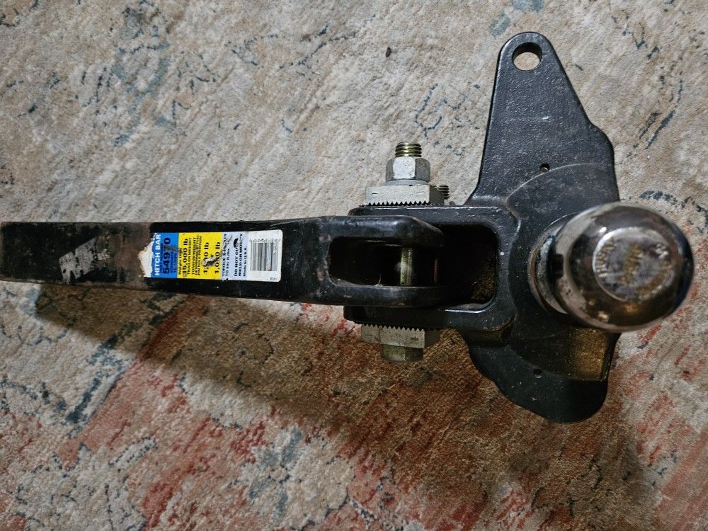 Reese 54970 Weight Distribution Shank, also known as an Adjustable Hitch Bar.