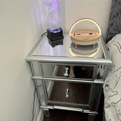 Single Mirrored Nightstand with Crystal Knobs – 2 Drawers