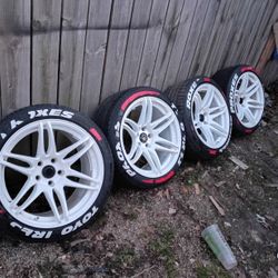 18 Inch Cosmis Racing Wheels 