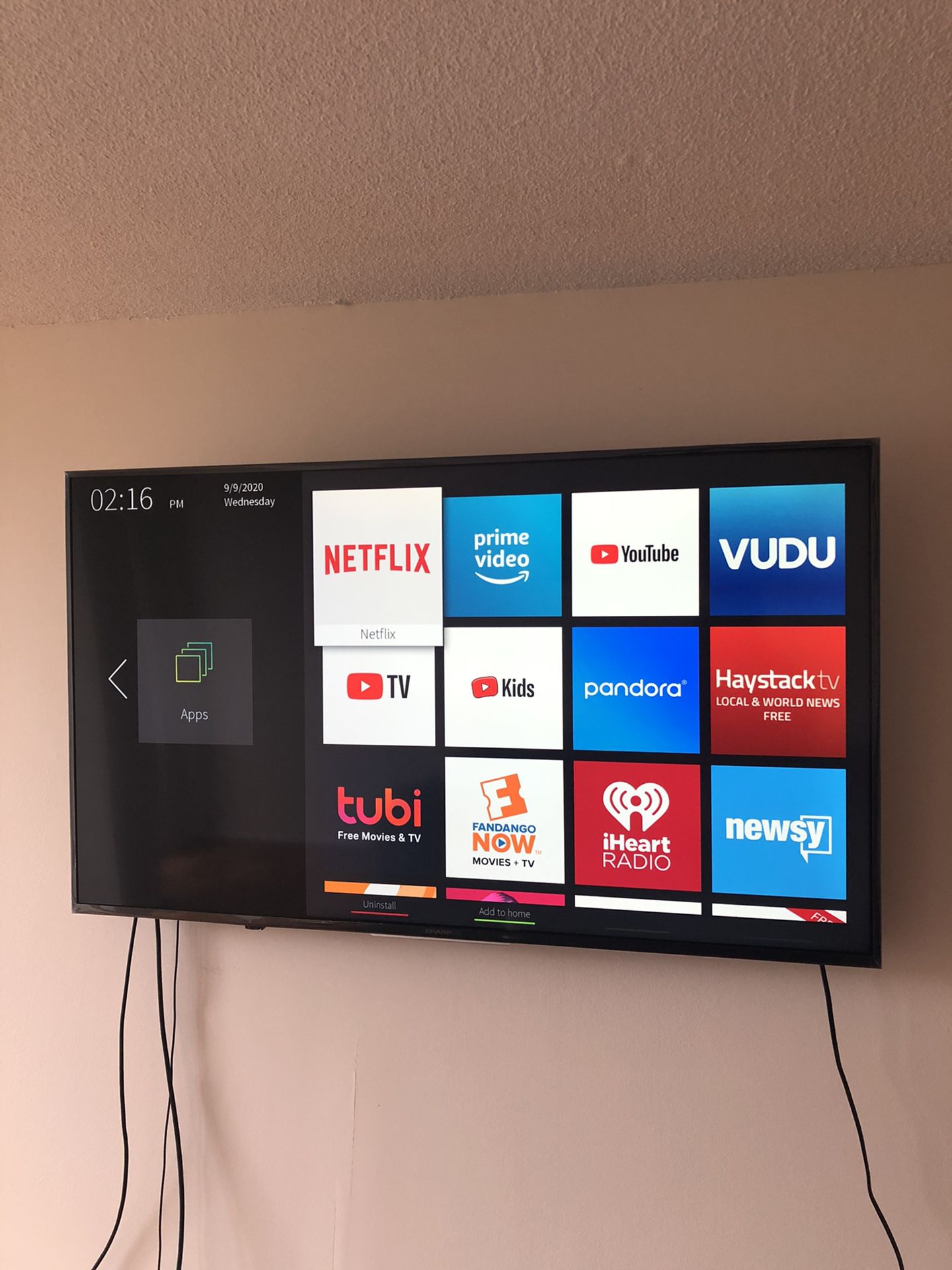 55 inch 4K Smart Tv with Wall Mount