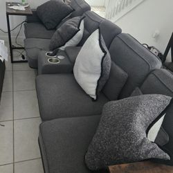 Couch With Center Storage 