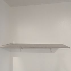 Floating wall shelf – gray wood
