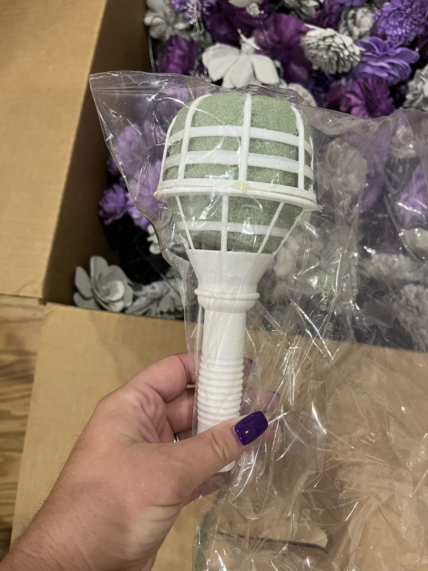 Bouquet Holder + Flowers