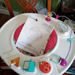 (Infant Seat) Like New Summer Booster Seat with An Activity Tray