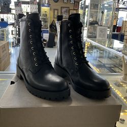 Coach boots size 8