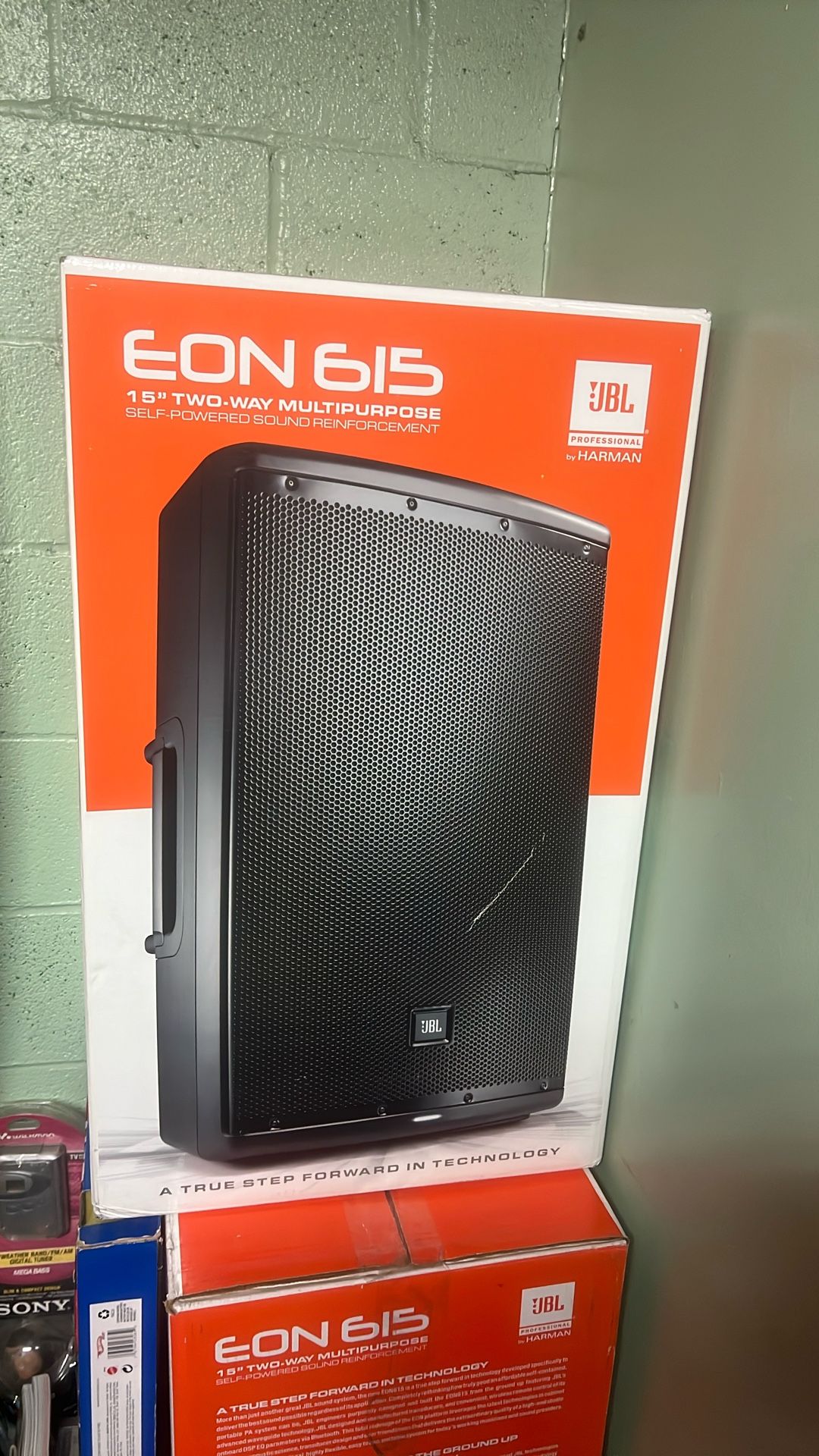 EON 615 JBL