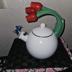 ADORABLE TEA POT WITH BIRDS