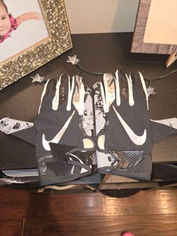 Nike youth football gloves
