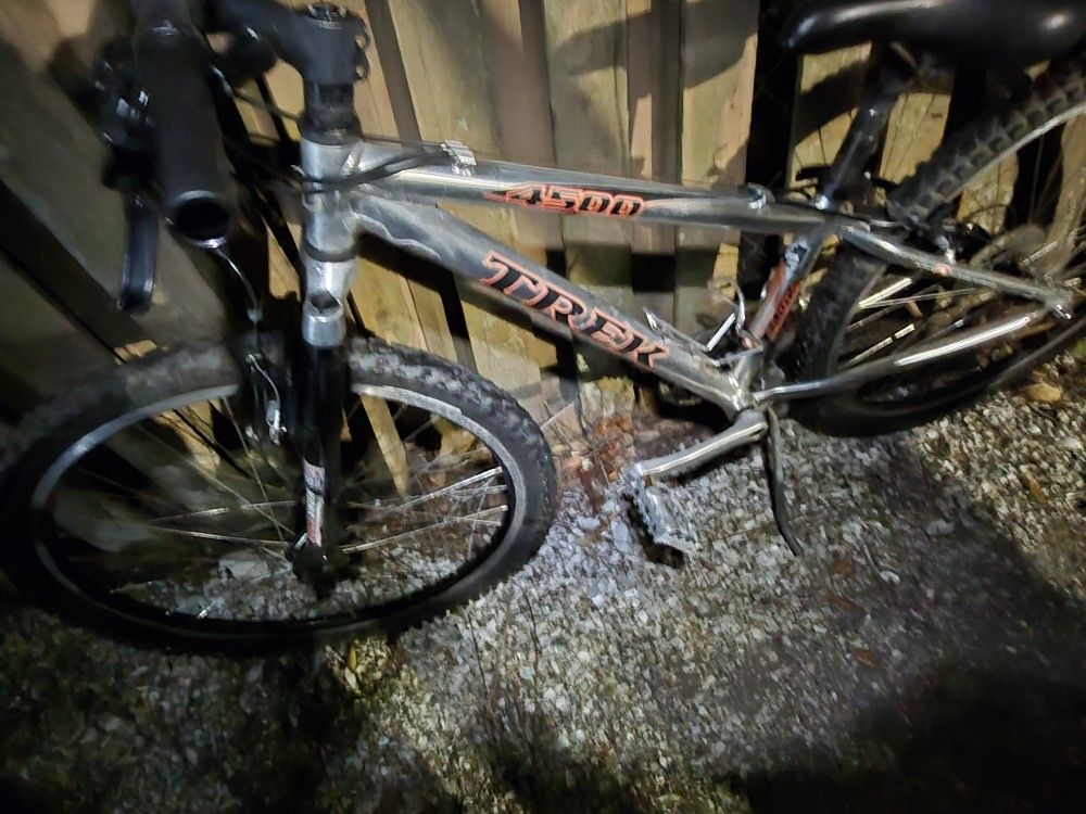 Trek 4500