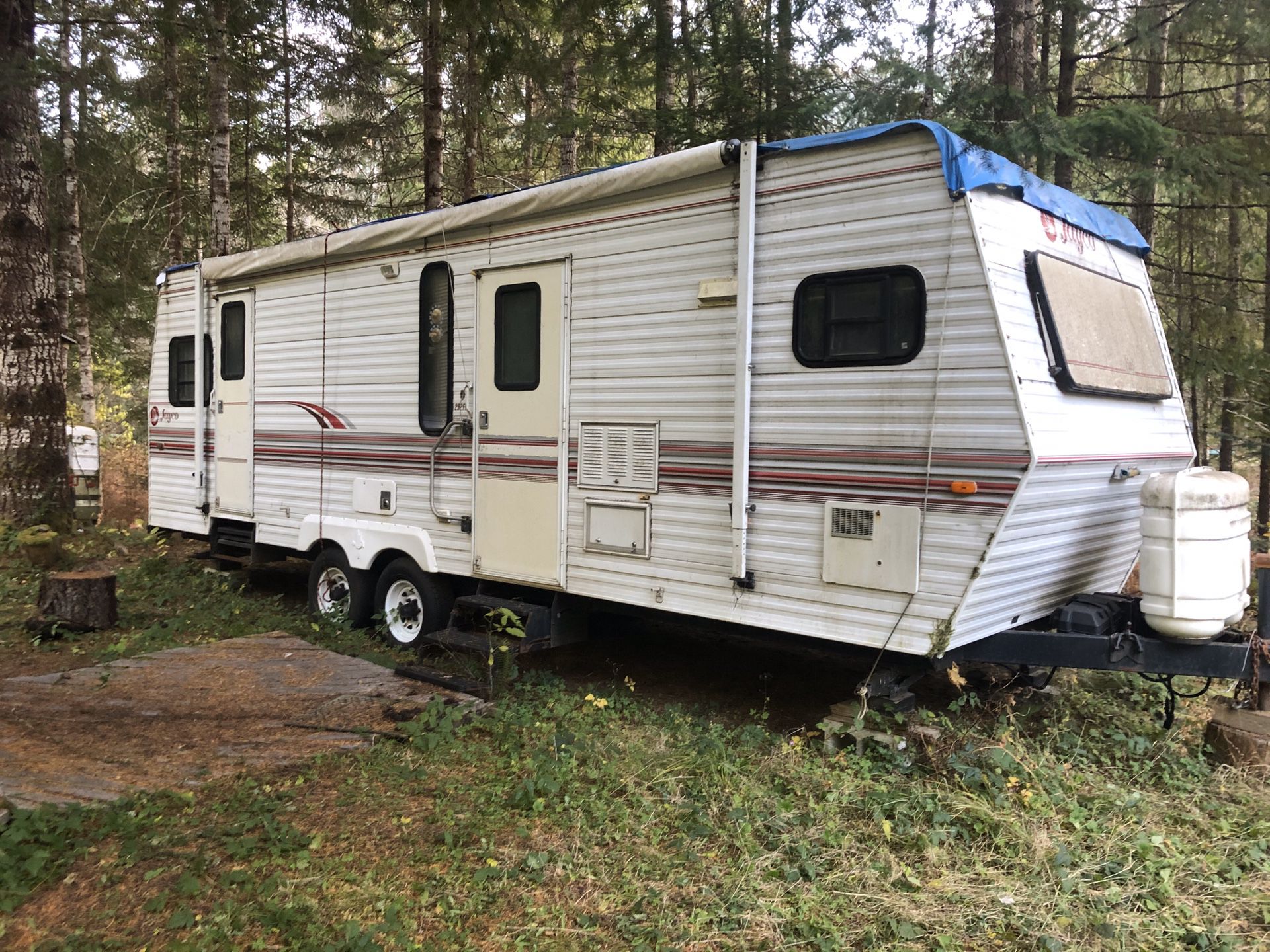 Jayco Eagle Travel Trailer - Fixer Upper 1996 28ft roof leaked