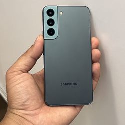 Samsung Galaxy S22 5G 128GB Unlocked 