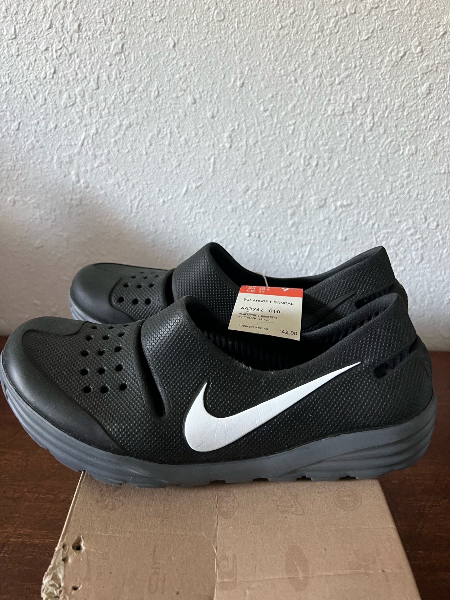 Women’s Nike solar soft sandals