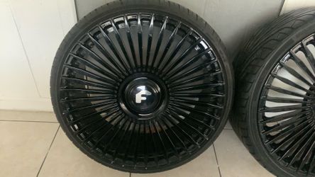 Lexani rims and tires 22”s