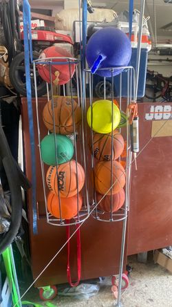 Sports balls vertical storage