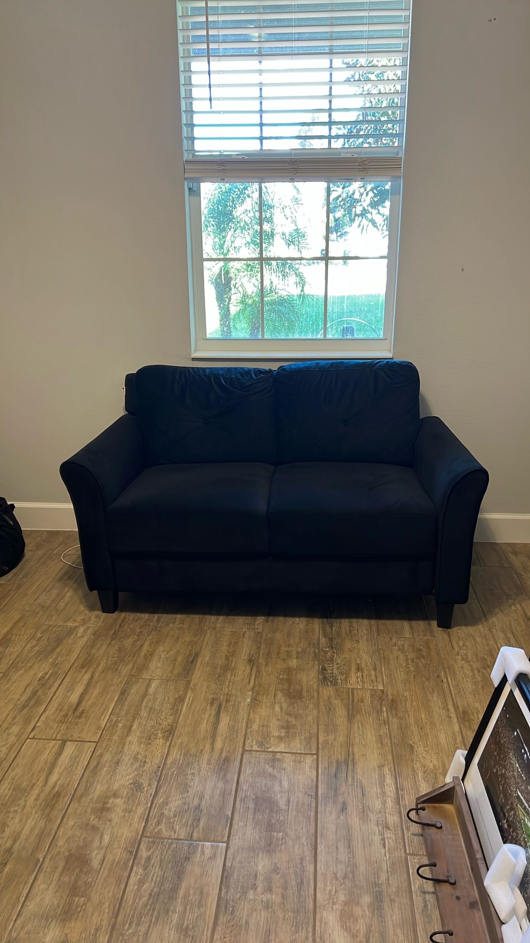 Black - Loveseat - 57 x 32 X 32