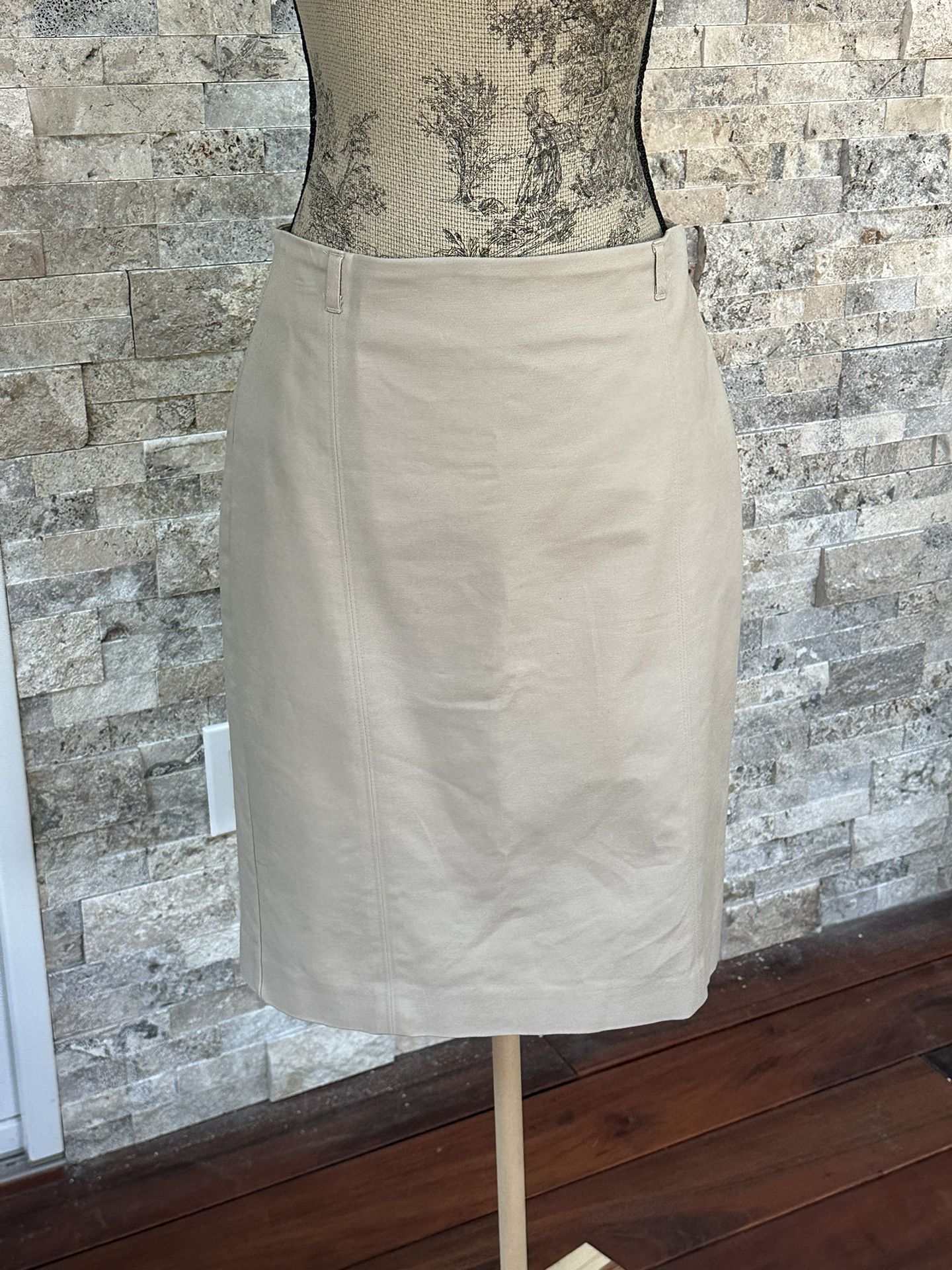 Van Heusen Studio Pencil Beige Skirt. Size 8