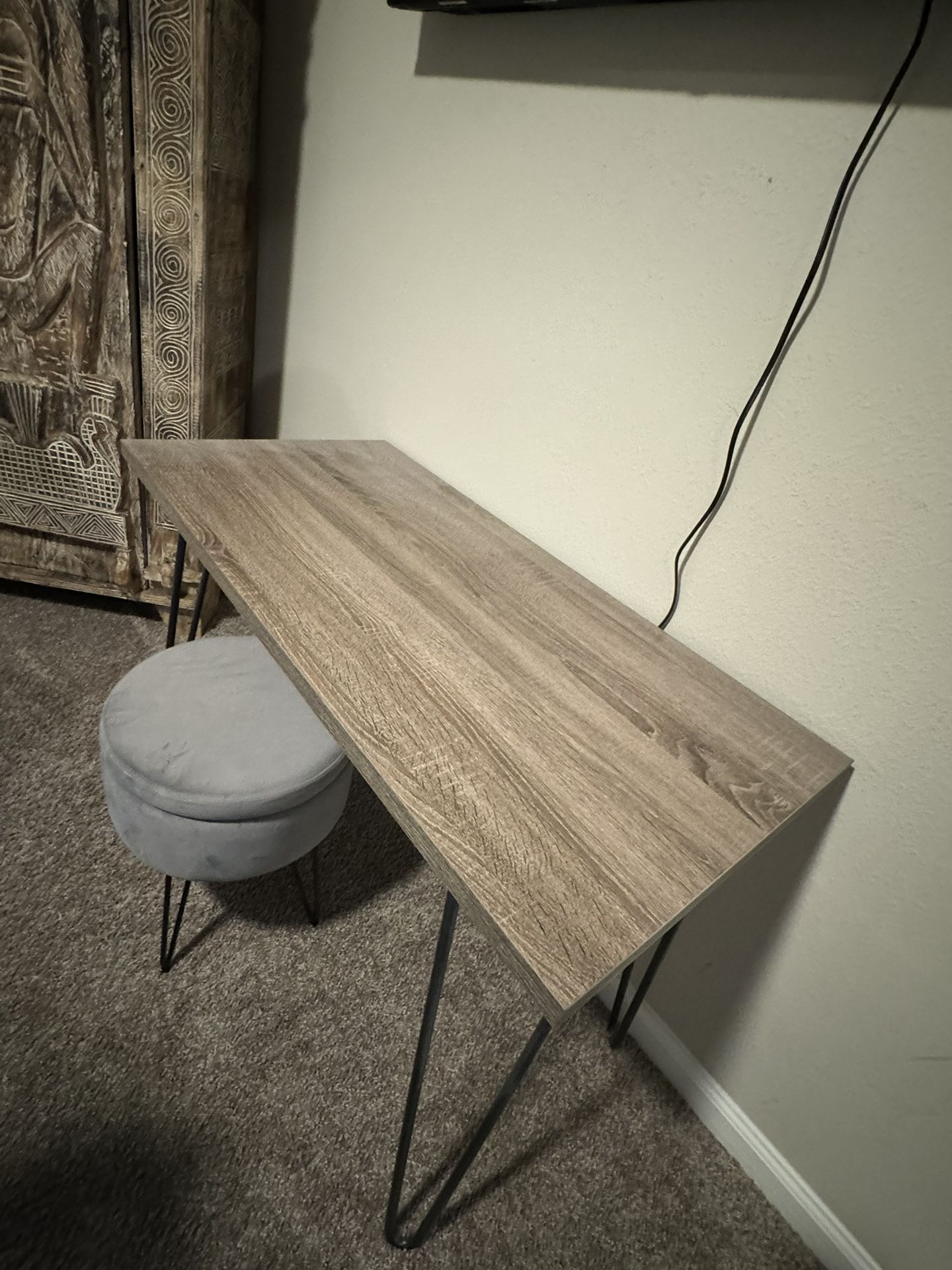 Table / Desk