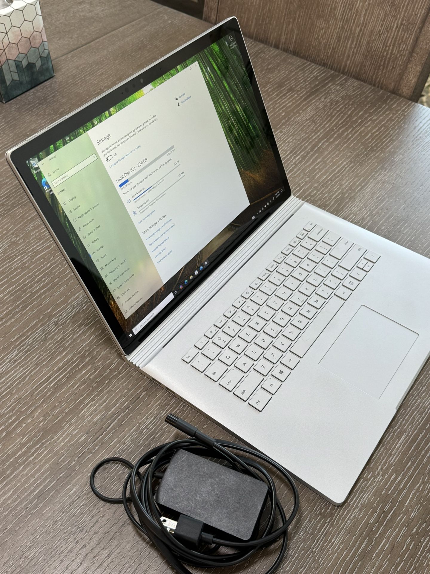 Microsoft Surface Book 2 – i7 / 16GB RAM / Touch