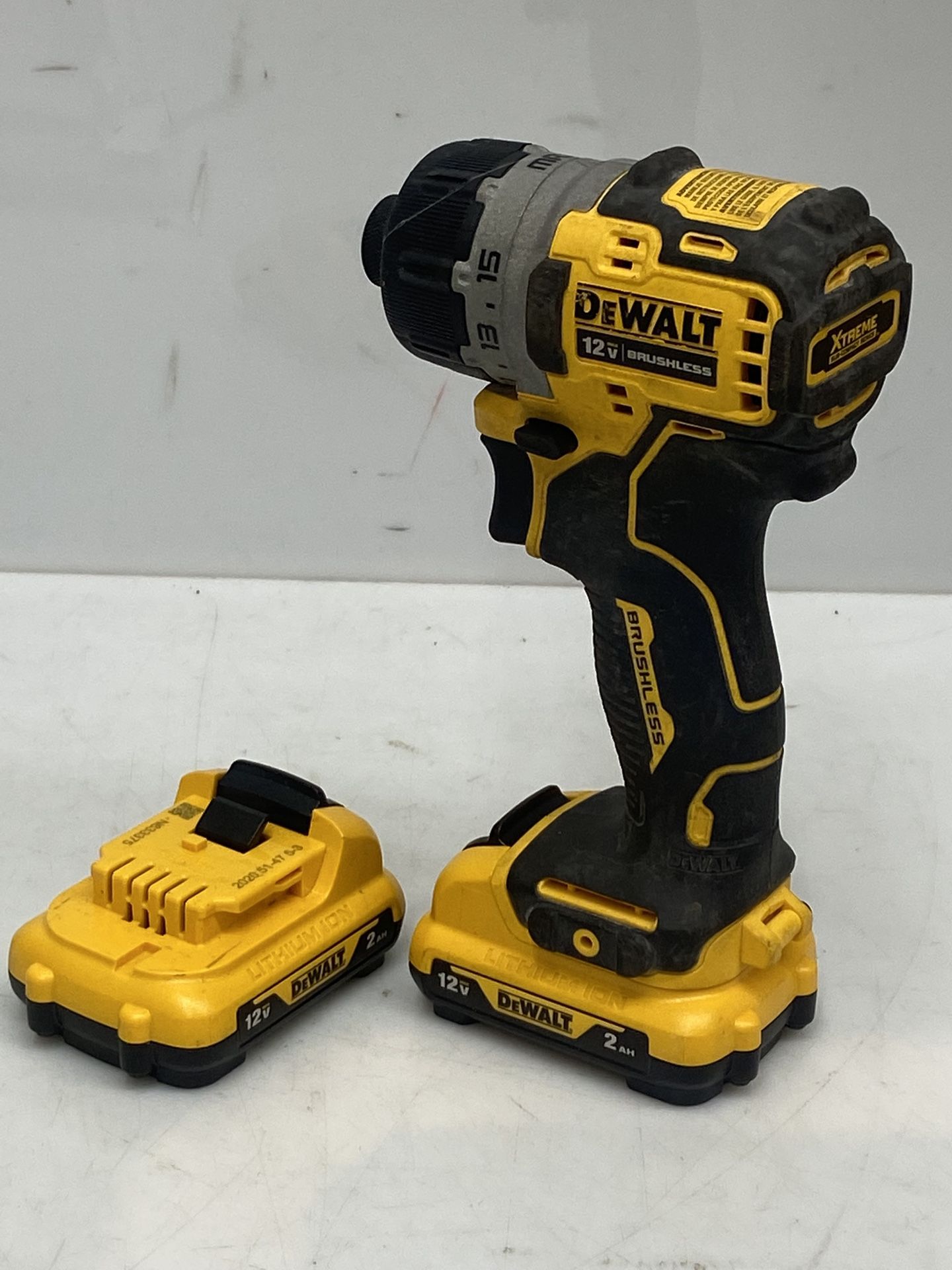 DeWalt DCF601 Compact XTREME 12V Brushless Screwdriver + 2 2Ah Battery