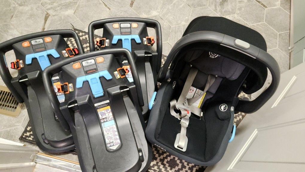 Unexpired Uppababy MESA CARSEAT with 3 Bases