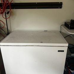 Top Bottom Fridge Freezer & Chest freezer