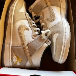 Nike Dunks 