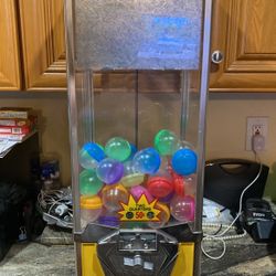 .50 Cent Toy Machine with key