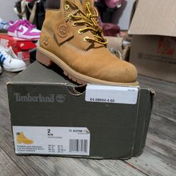 Kids Preowned Timberland Boots Size 2
