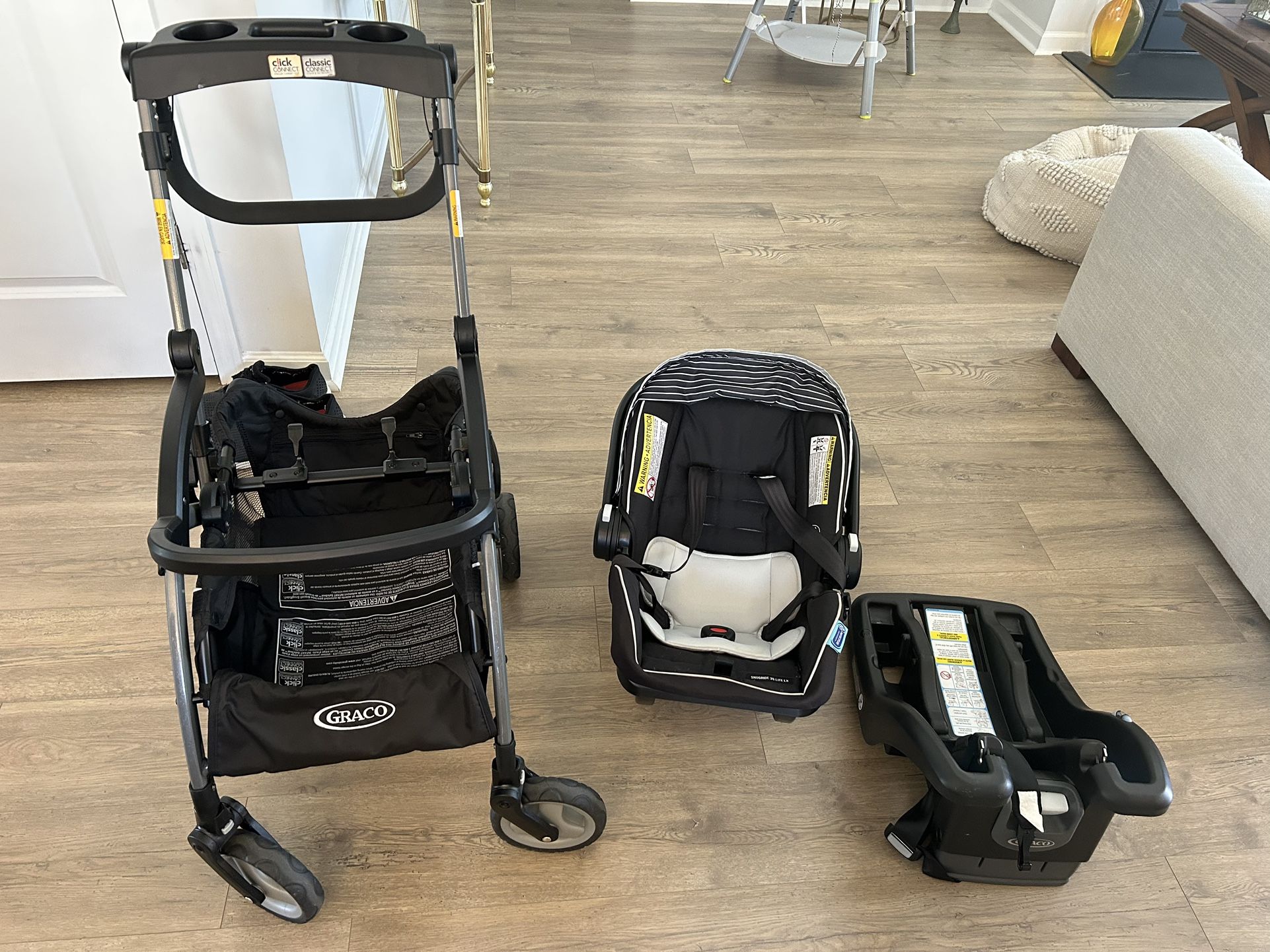 Graco Stroller And Car Seat With 2 Bases .  