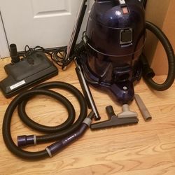 NEW cond BIG POWER VACUUM WITH COMPLETE ATTACHMENTS  , ACCESSORIES  , DUST GO IN THE WATER AS RAINBOW VACUUM  , 