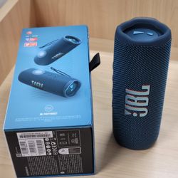 Speaker JBL Flip6 New In Box. Firm Price.