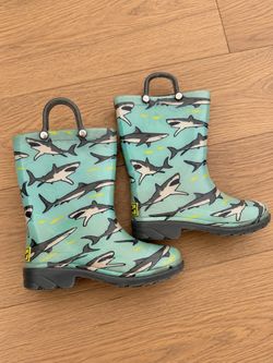 Western Chief Light-Up Shark Rain Boots – Size 10C 🦈✨