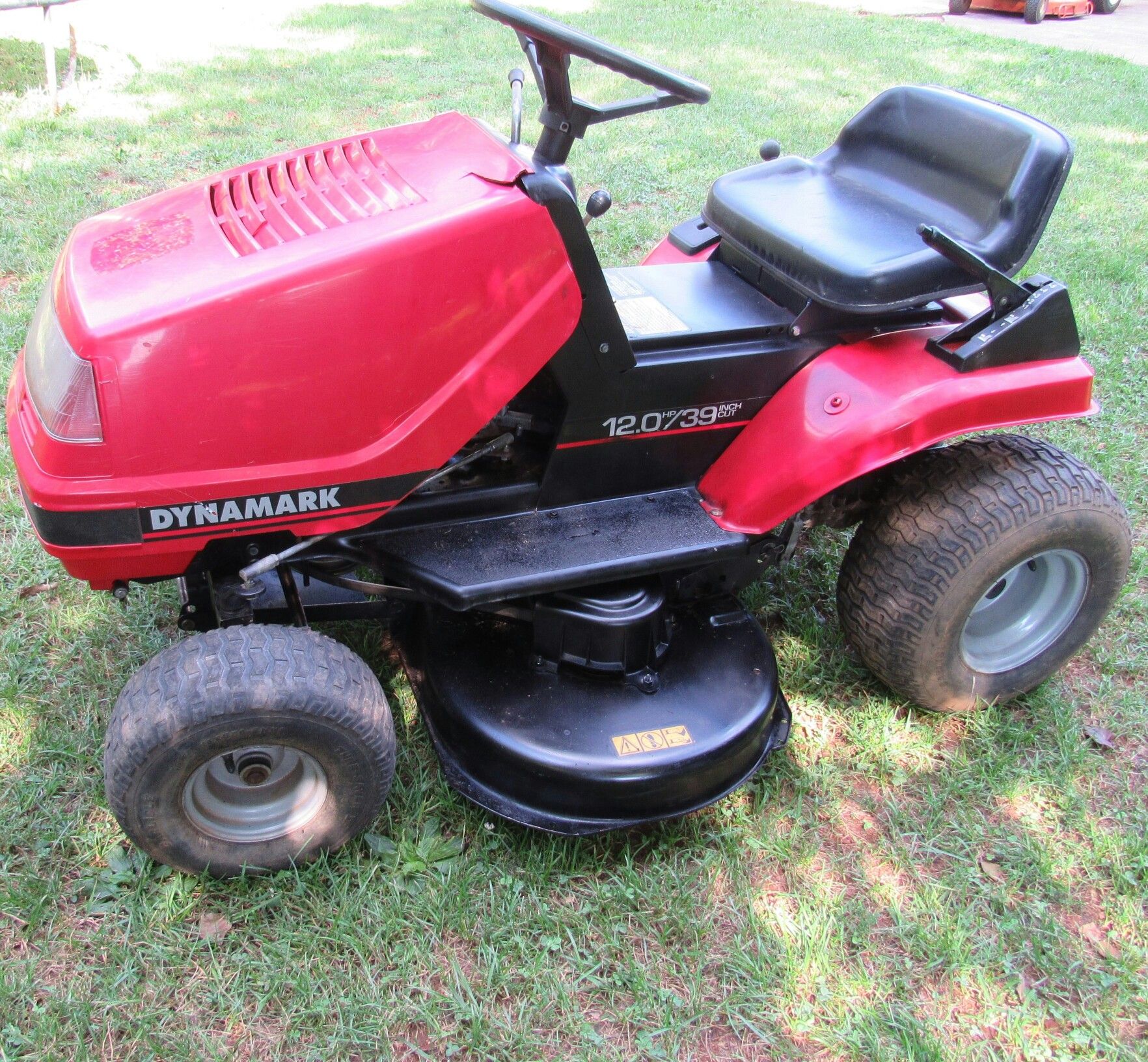 Dynamark Riding Mower 12.0 HP Briggs & Stratton Engine 39" Cut for Sale
