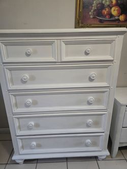 Gavetero de madera