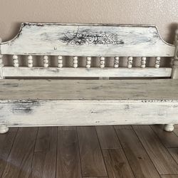 Farmhouse Style Decor Bench