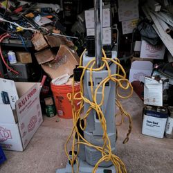 ADVANCE CARPETWIN  14 UPRIGHT  COMMERCIAL  VACUUM CLEANERS, EXCELLENT WORKING CONDITION 