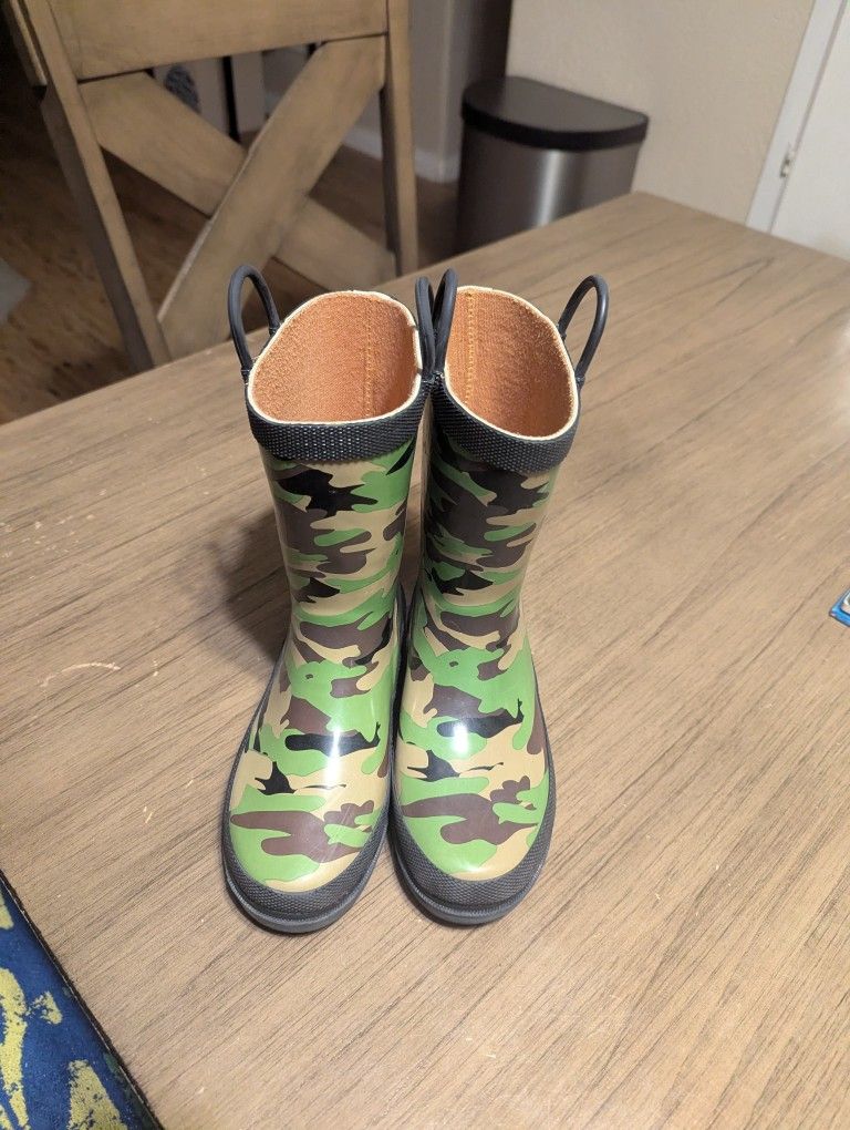 Boys Size 13 Rain Boots 