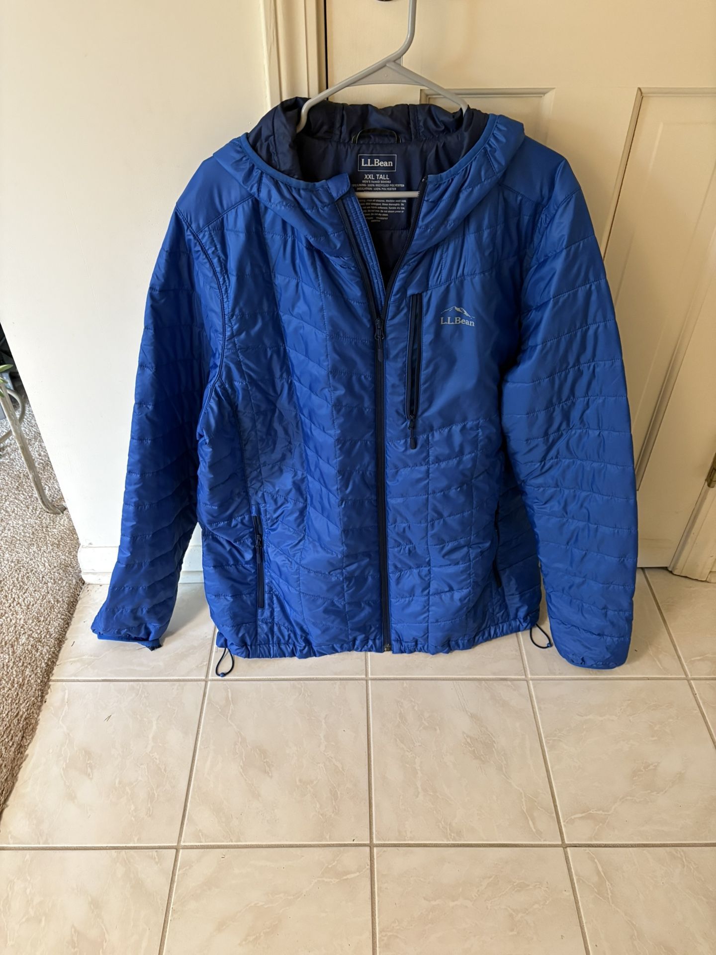 MENS SIZE XXL TALL LL BEAN JACKETS BLACK AND BLUE