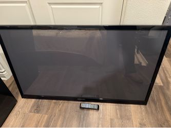 California king bed w 50” Samsung plasma tv
