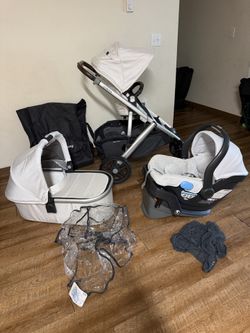 Uppababy Vista V2 Stroller and bassinet and car seat